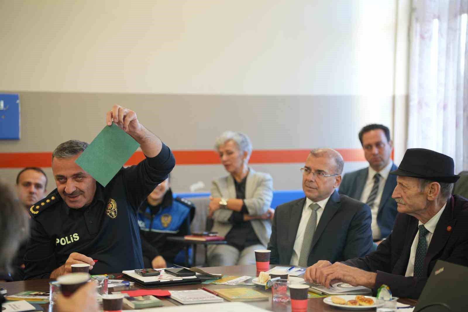 Tekirdağ Emniyeti’nden Aydoğdu’da huzur toplantısı