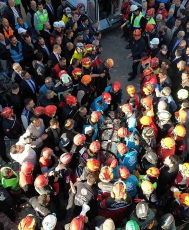 Enkazdan kurtarılan Dilara’dan güzel haber: Sorulara cevap veriyor