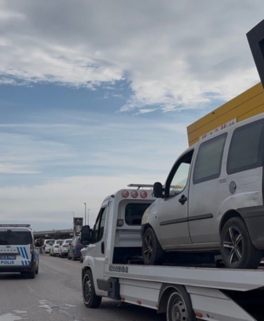 Bandırma’da araçta elektrik kaçağı paniği