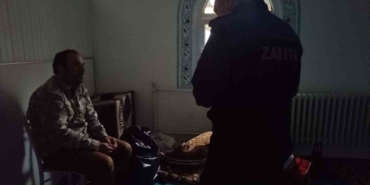 CHP’li belediye sahip çıkmadığı aileye yardım eli