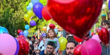 Lösemiyi 2’nci kez yenen Atlas için Beşiktaş’ta balonlar gökyüzüne bırakıldı