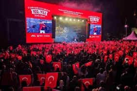 Beşiktaş’ta Cumhuriyet Bayramı kortej yürüyüşü ve konserle kutlandı