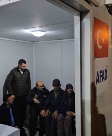 Sındırgı’da depremin yaraları sarılıyor