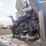 Şişli’de rezidans inşaatındaki vinç devrildi