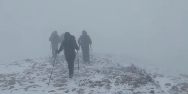 Uludağ’da yılın ilk karını zirvede kutladılar