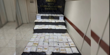 Otoyolda tarihi operasyon: 100 kilo uyuşturucu cipin bagajında bulundu