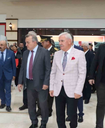 Bozüyük’te ’Atatürk’ konulu fotoğraf sergisi açıldı