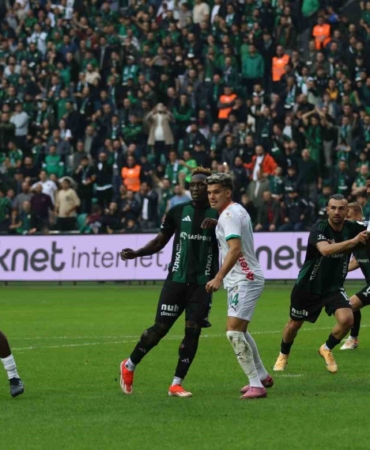 Trendyol Süper Lig: Kocaelispor: 0 - Alanyaspor: 0 (İlk yarı)