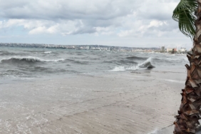 Büyükçekmece’de lodos etkili oldu