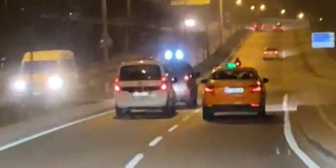 Arnavutköy’de trafikte tehlikeli anlar görüntülendi