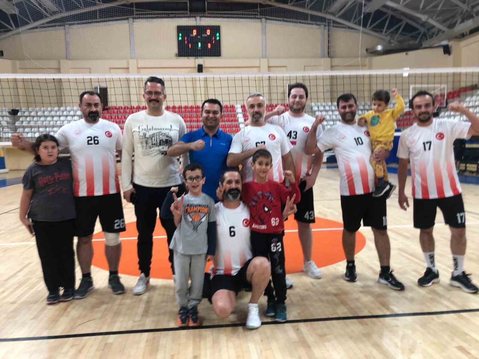 Bilecik Aile Ve Sosyal Hizmetler takımı voleybol çeyrek finalinde