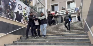 Gaziosmanpaşa’da kuyumcuyu darp edip 1 kilo altın ve 300 bin lirayı çaldılar: 5 şüpheli Kars’ta yakalandı