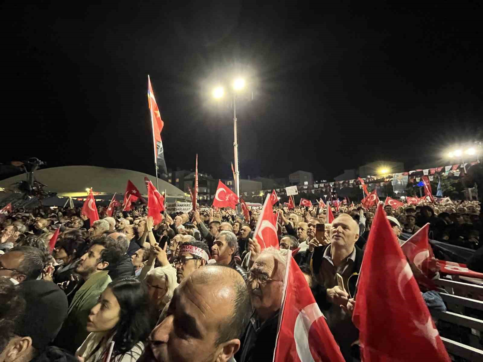 CHP Genel Başkanı Özel, Küçükçekmece’deki mitingde konuştu