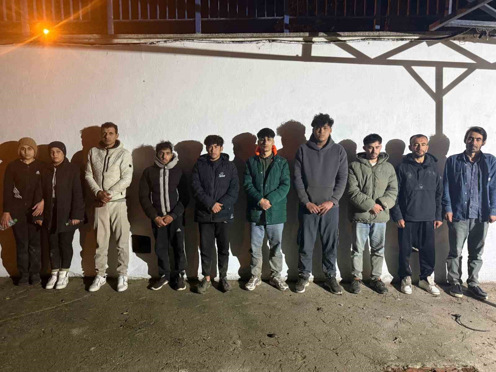 Edirne’de 17 düzensiz göçmen yakalandı