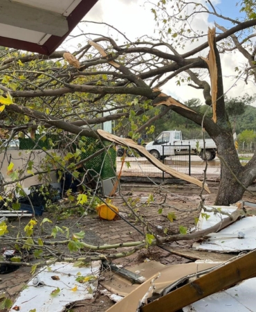 Hortum ve yıldırım Havran’da hasara yol açtı