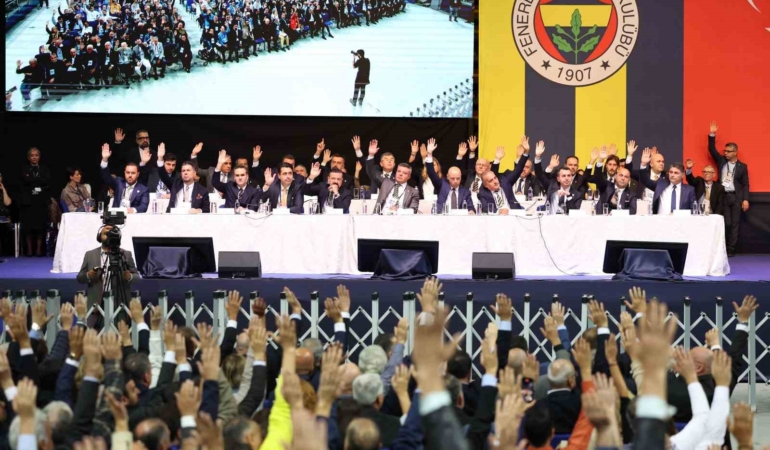 Fenerbahçe’de taşınmazlar üzerinde yönetime yetki veren maddeler kabul edildi