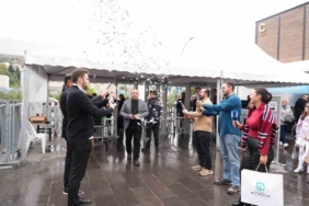 Kocaeli Kitap Fuarı’nda 1 milyonuncu ziyaretçiye konfetili karşılama