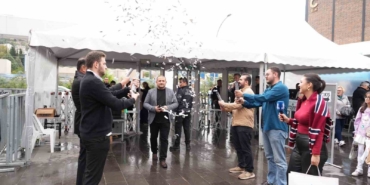 Kocaeli Kitap Fuarı’nda 1 milyonuncu ziyaretçiye konfetili karşılama