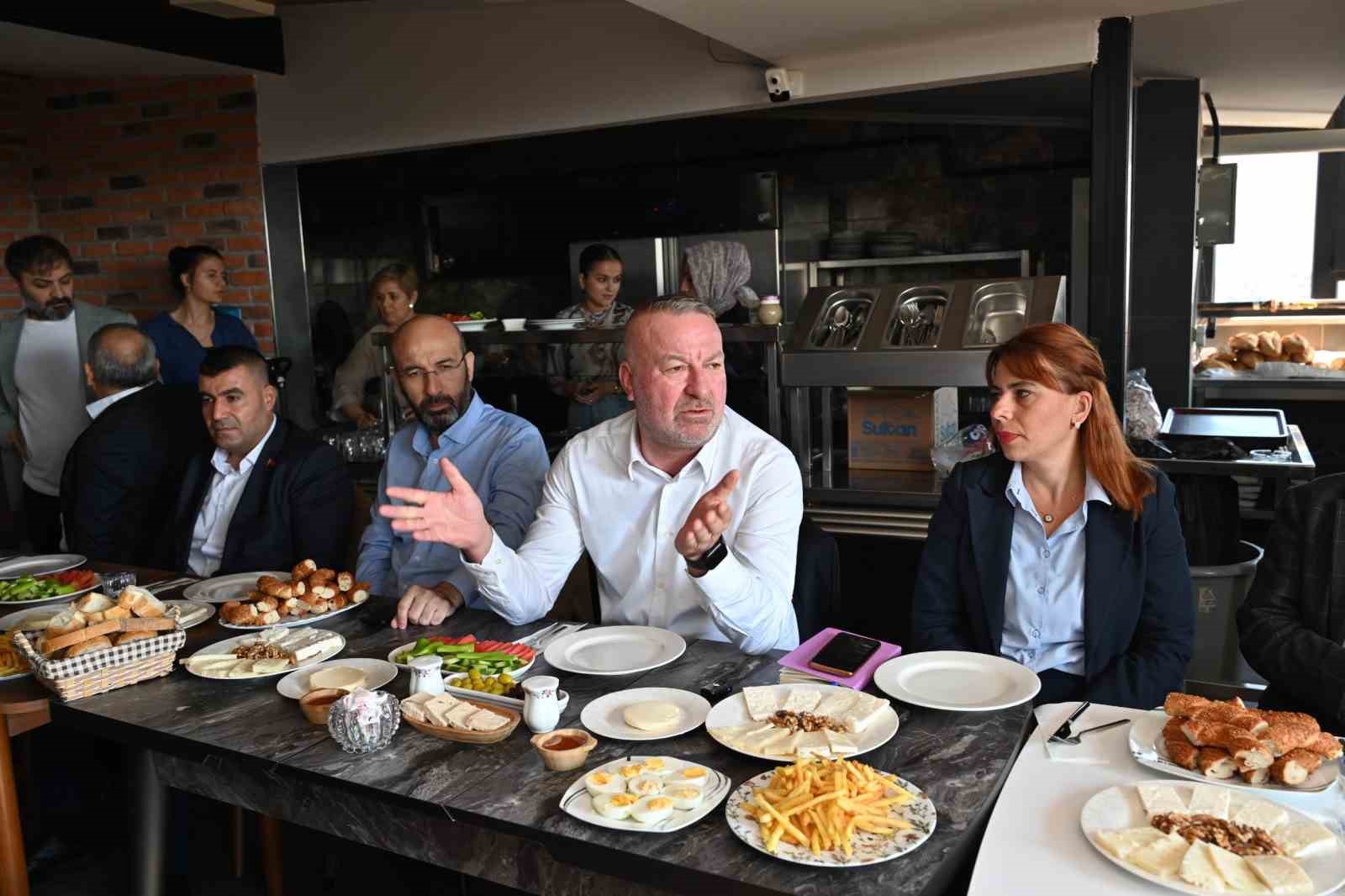 Karabatı’dan sevgiyolu esnafıyla "prestij" buluşması