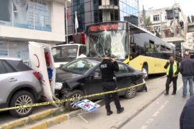 Çekmeköy’de İETT otobüsü durağa daldı