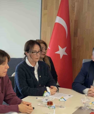 Gürsel Tekin: "Toplumsal barış sadece siyasetin değil, insanlığın meselesidir"