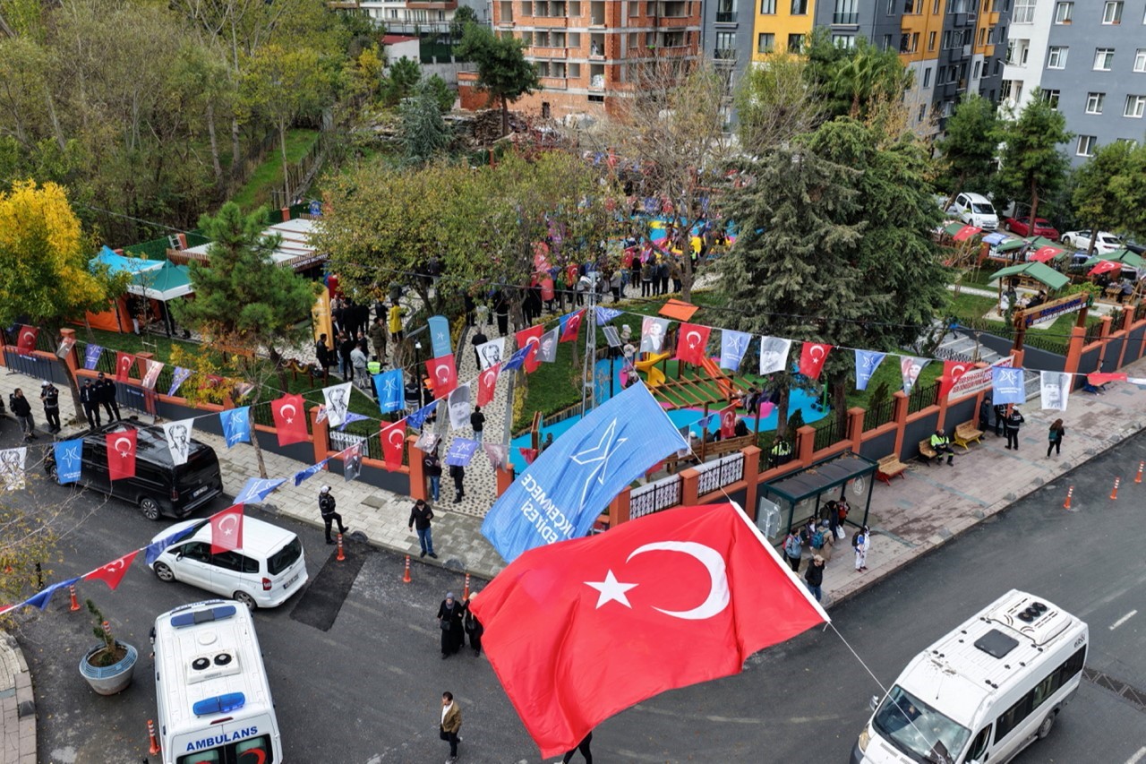 Küçükçekmece’nin sıfır atık konseptli ilk parkı: "Serap Eser Parkı" hizmete açıldı