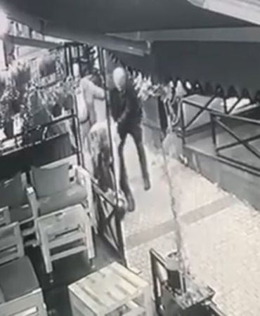 Bursa’da mekana alınmayan alkollü şahıs dehşet saçtı: 4 yaralı