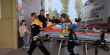 İnegöl’de 3. kattan düşen 5 yaşındaki çocuk ağır yaralandı