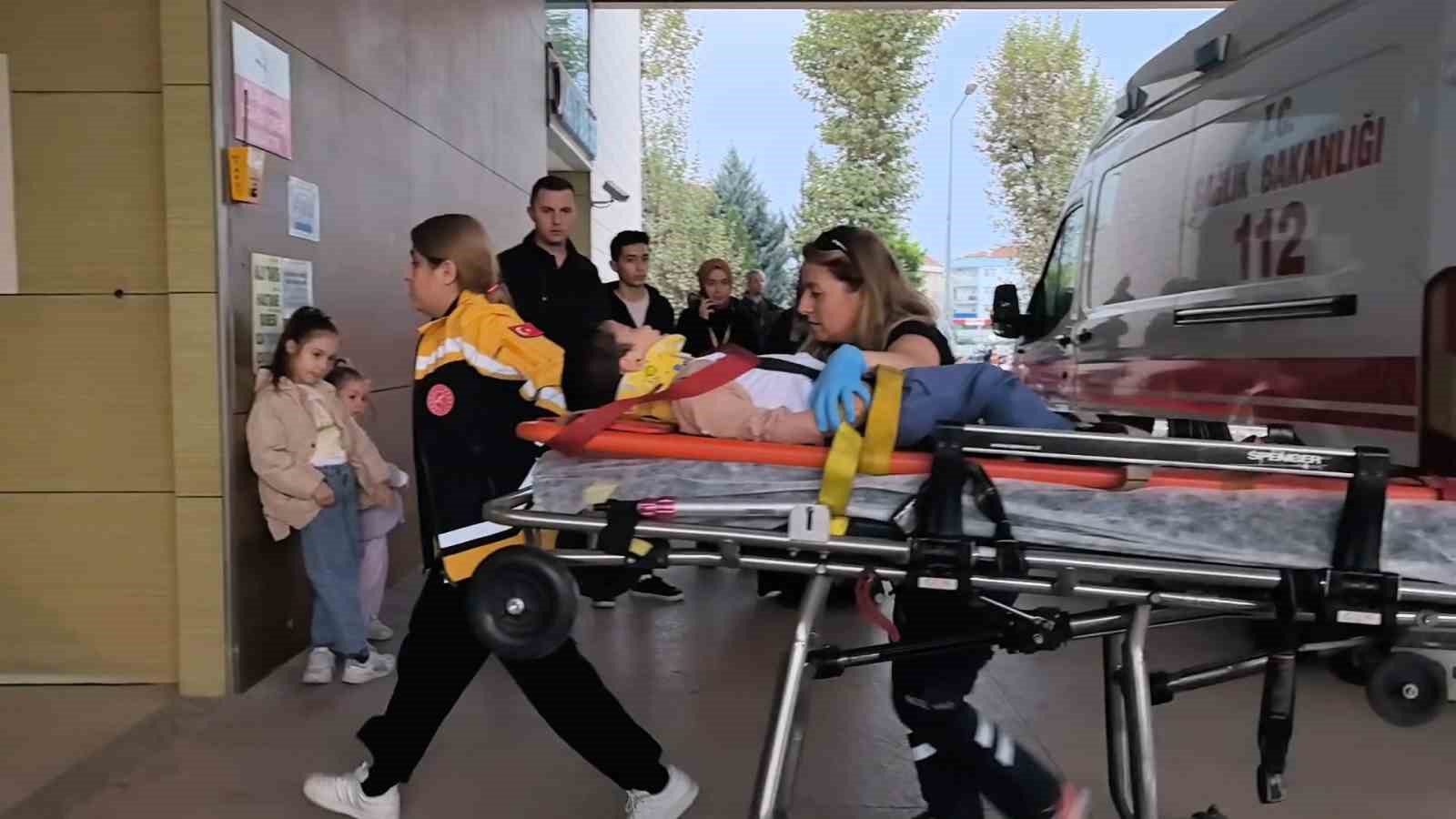 İnegöl’de 3. kattan düşen 5 yaşındaki çocuk ağır yaralandı