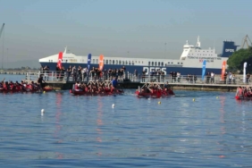 ’Pendik Cumhuriyet Kupası Dragon Bot Yarışları’nda öğrenciler birincilik için kürek çekti