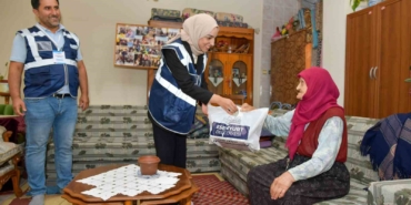 Esenyurt Belediyesi’nden Dünya Yaşlılar Günü’nde anlamlı ziyaret