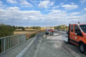 Kırklareli’nde tır dereye düştü sürücü yaralandı