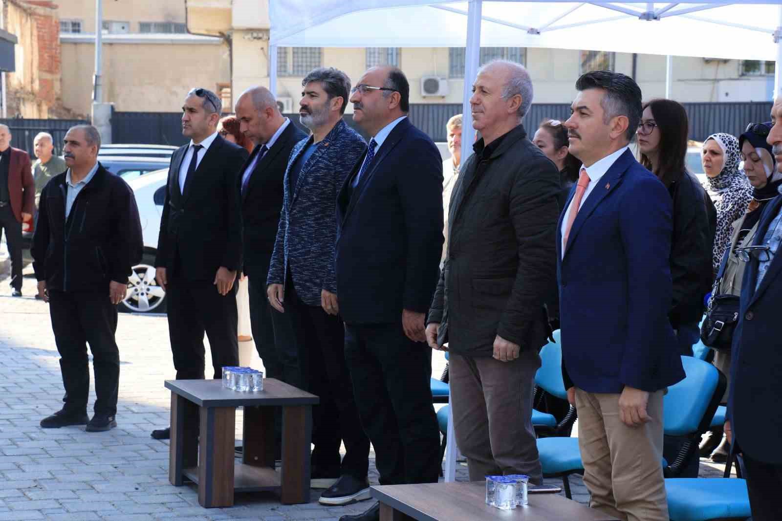 Demirtaşpaşa Mesleki ve Teknik Anadolu Lisesi’nde önlük giyme töreni düzenlendi