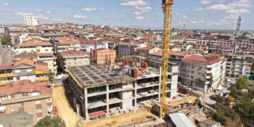 Sultangazi Yunus Emre Mahallesi’nde gençlik ve spor merkezi hızla yükseliyor