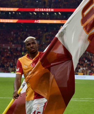 Victor Osimhen, Okan Buruk’u yakaladı