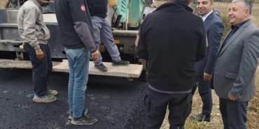 Yenipazar’da yol çalışmalarına Kaymakam Uçar’dan destek