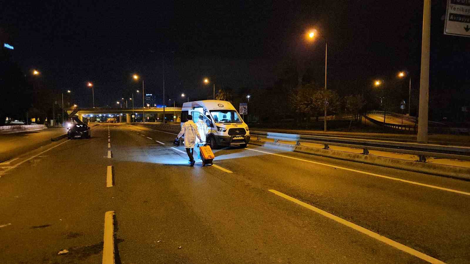Bakırköy’de ’dur’ ihtarına uymayan sürücü kaza yapınca yakalandı... Kovalamaca anı kamerada