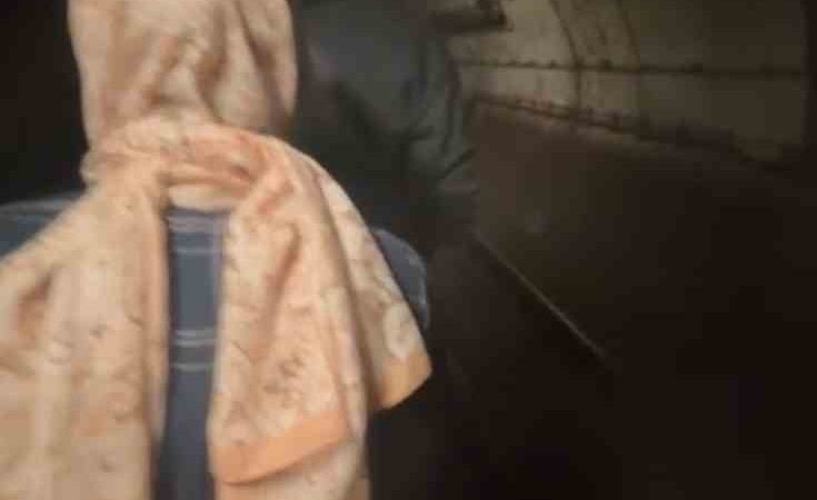 Kadıköy metrosunda intihar girişimi: Vatandaşlar raylarda yürüdü