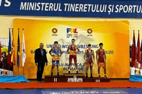 Bursalı güreşçilerden 2 madalya