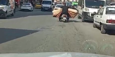 Motosikletle tehlikeli taşımacılık kamerada