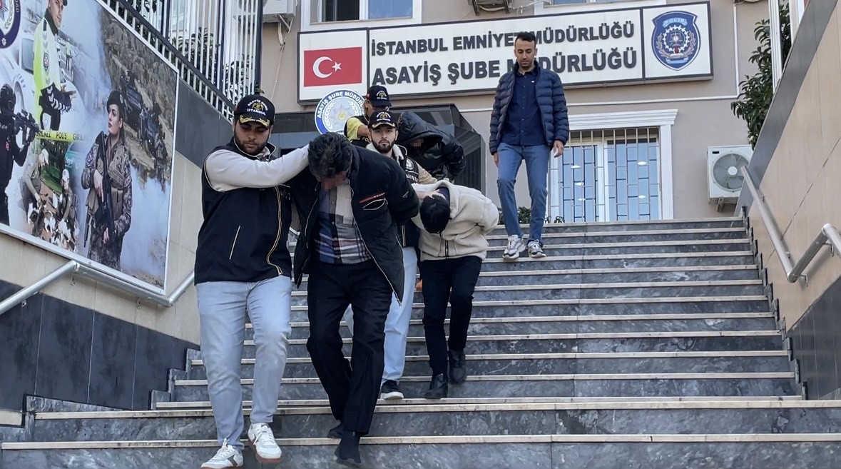 İstanbul’da turistin parasını "tırnakçılık" yöntemiyle çaldılar