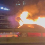 Pendik’te seyir halindeki otomobil alev alev yandı
