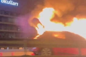 Pendik’te seyir halindeki otomobil alev alev yandı