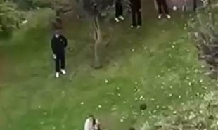 Başakşehir’de lise öğrencileri birbirine girdi: Tekmeler havada uçuştu