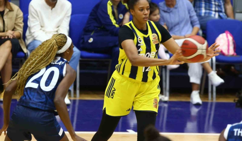 Kadınlar Basketbol Süper Ligi: Fenerbahçe: 71 - Emlak Konut: 53
