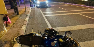 Karşıdan karşıya geçmeye çalışan yayaya motosiklet çarptı: 2 yaralı