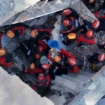 Kocaeli Valisi Aktaş: "Bir vatandaşımızın sesini aldık, 9 bina tedbiren tahliye edildi"