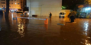 Balıkesir’de sağanak yağış ve lodos hayatı olumsuz etkiledi