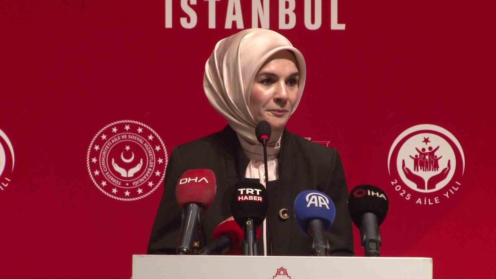 Muhtarlarla buluşan Bakan Göktaş: "Sizlerin farkındalığı, aileyi koruma çabamızın en güçlü halkasıdır"