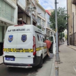 Şişli’de 4 katlı binada çıkan yangında 1 kişi yanarak hayatını kaybetti